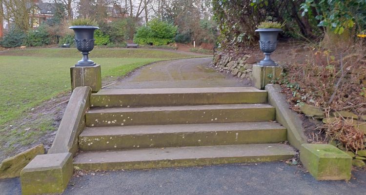 The return of the urns in the park